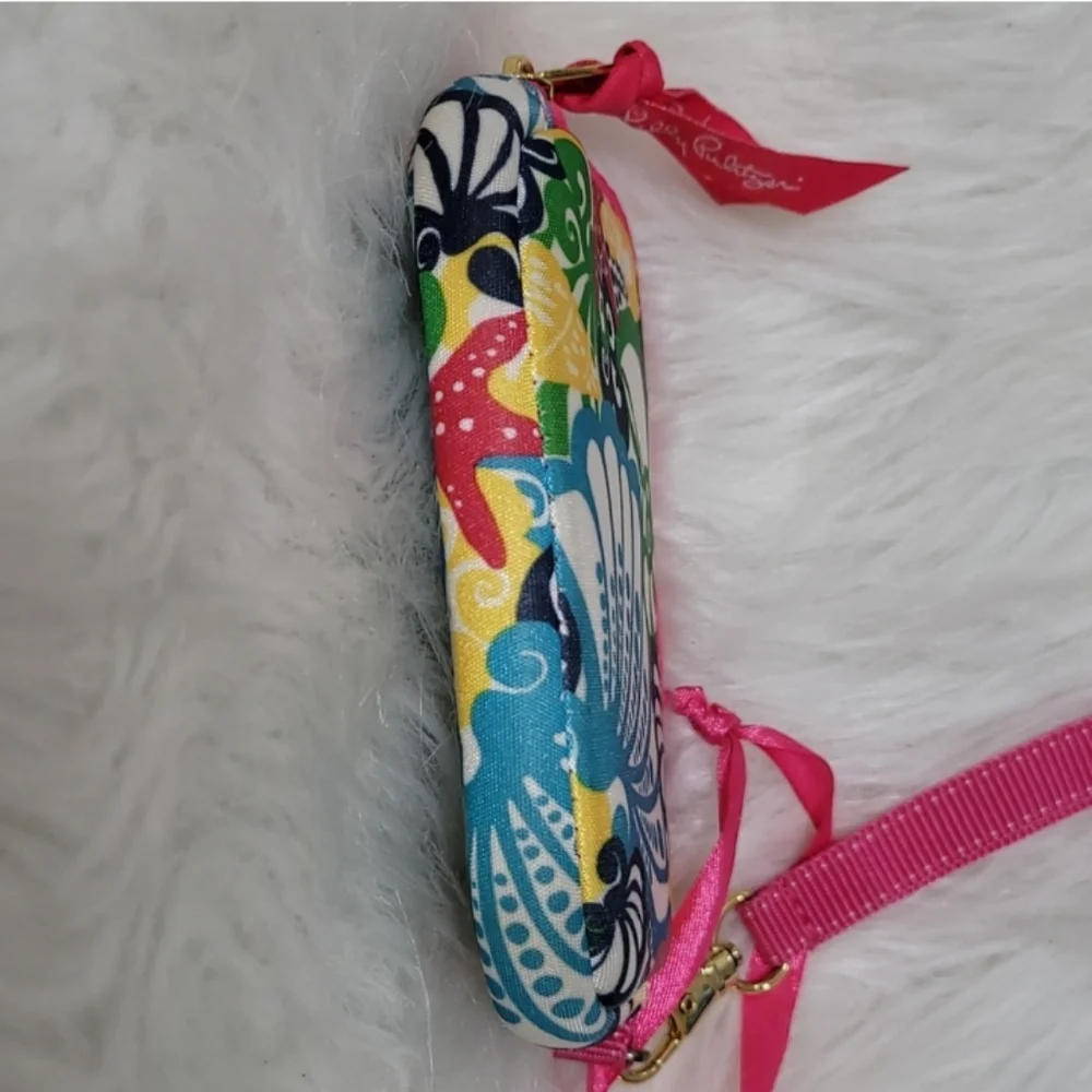 Lilly Pulitzer Wristlet in Chiquita Bonita Neoprene Zip Around Tech Case